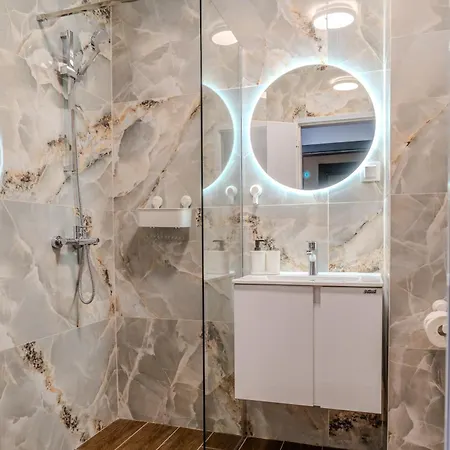 Sea View Luxury Apartments- Forest Retreat Luxury * Ahtopol