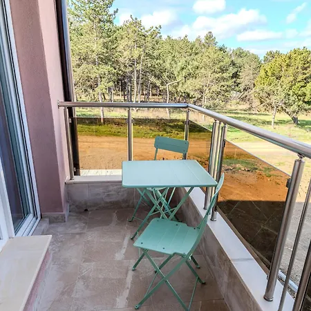 Sea View Luxury Apartments- Forest Retreat Luxury Appartamento
